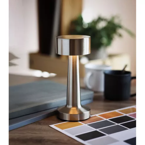 Rechargeable iron table lamp HIERLUZ