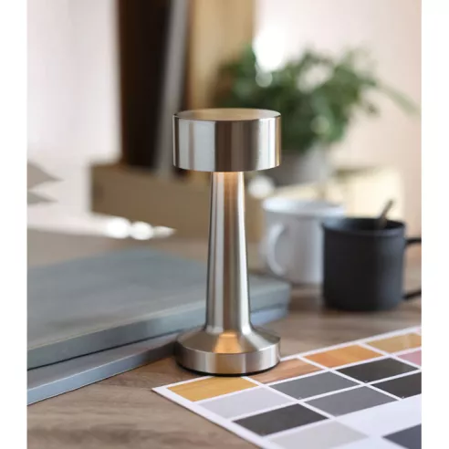 Rechargeable iron table lamp HIERLUZ