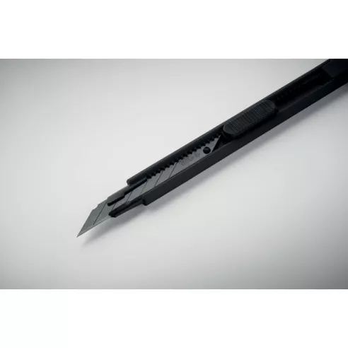 Small retractable knife BLADE