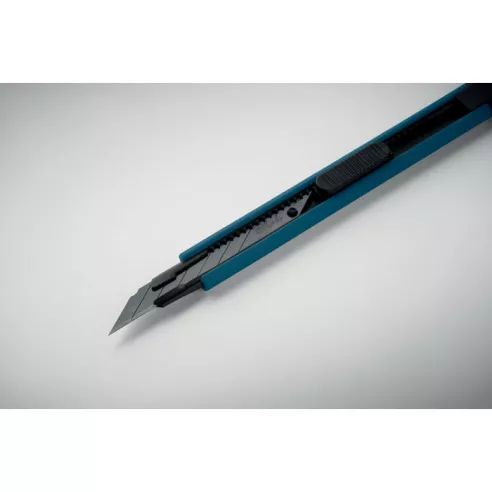 Small retractable knife BLADE