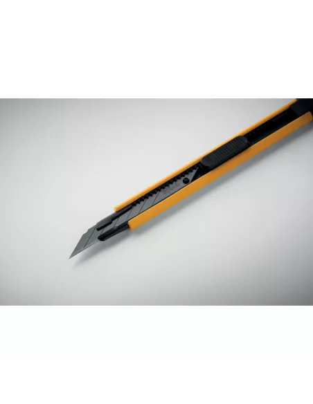 Small retractable knife BLADE