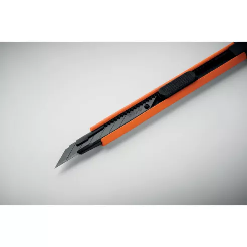 Small retractable knife BLADE