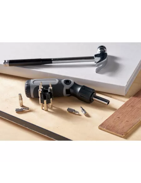 Multi bit bendable screwdriver BEND ME