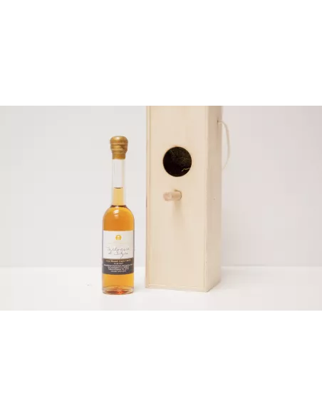 Wine in a wooden box personalized with your company logo